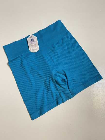 شرتک ورزشی زنانه کبریتی